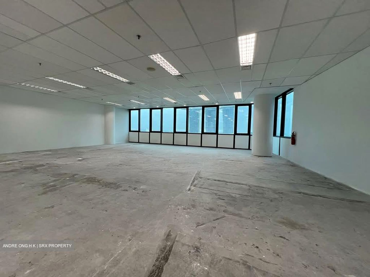 Tung Centre (D1), Office #624473541